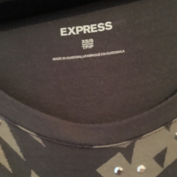 Express loose short-sleeve shirt with rhinestones - Picture 3 of 4
